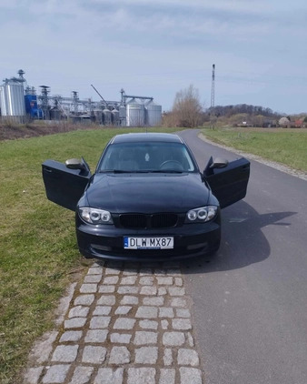 BMW Seria 1 cena 16000 przebieg: 284000, rok produkcji 2010 z Łowicz małe 106